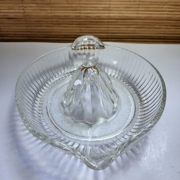 Reamer Ribbed Glass Juicer Reamer with Thumb Handle Textured Bottom L17 Vintage - Picture 3 of 7